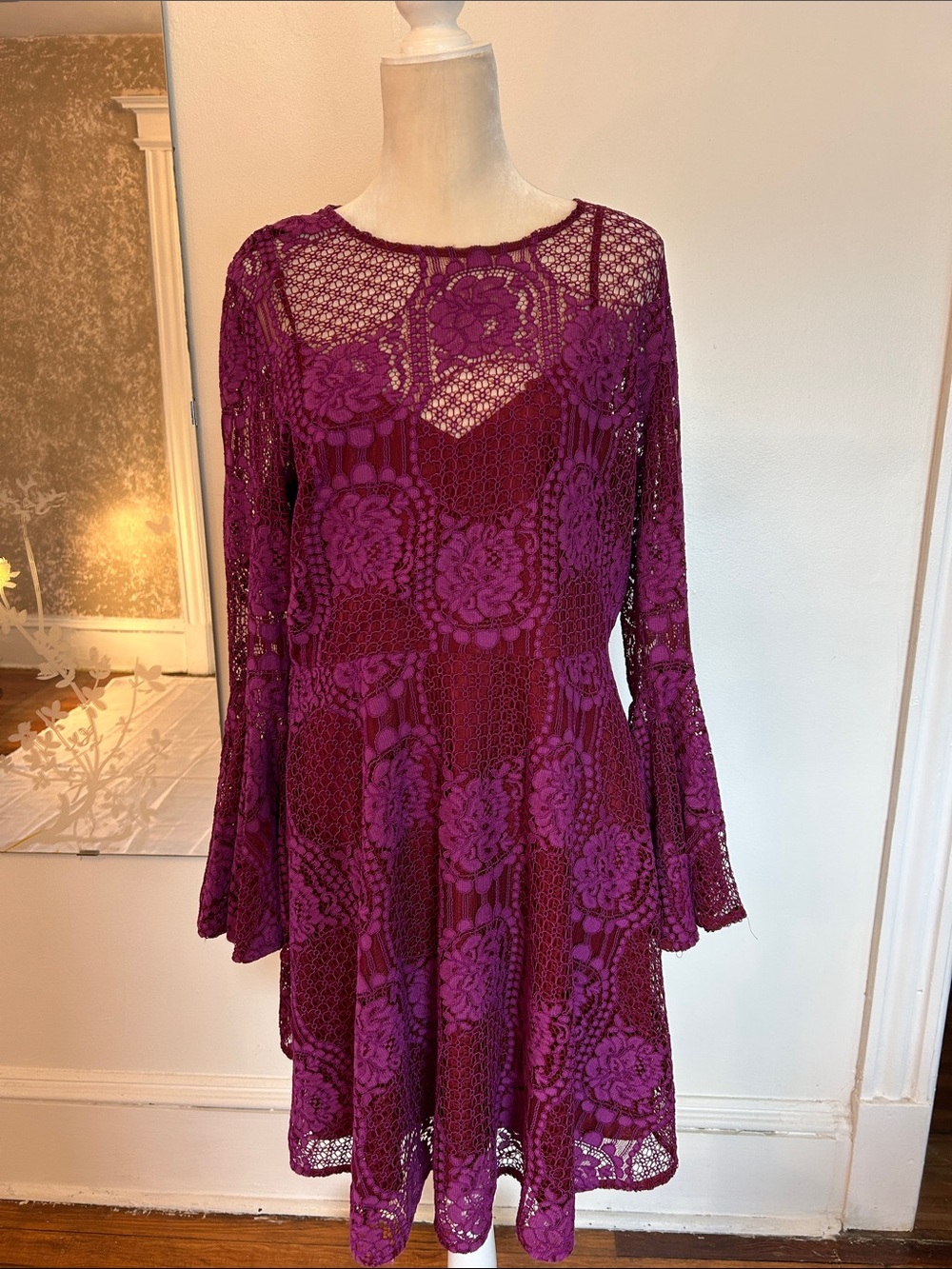 Donna Morgan Deep Purple Floral Lace Long-Sleeve Dress